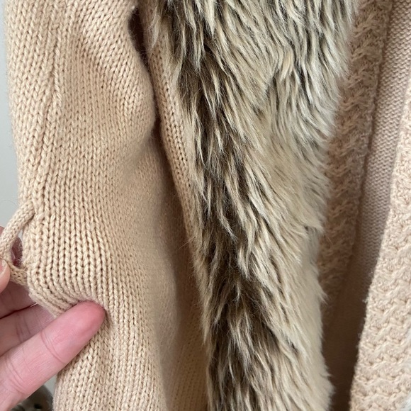 H&M Faux Fur Long Cardigan Seater Vest Cableknit Detailing Medium - Picture 4 of 6